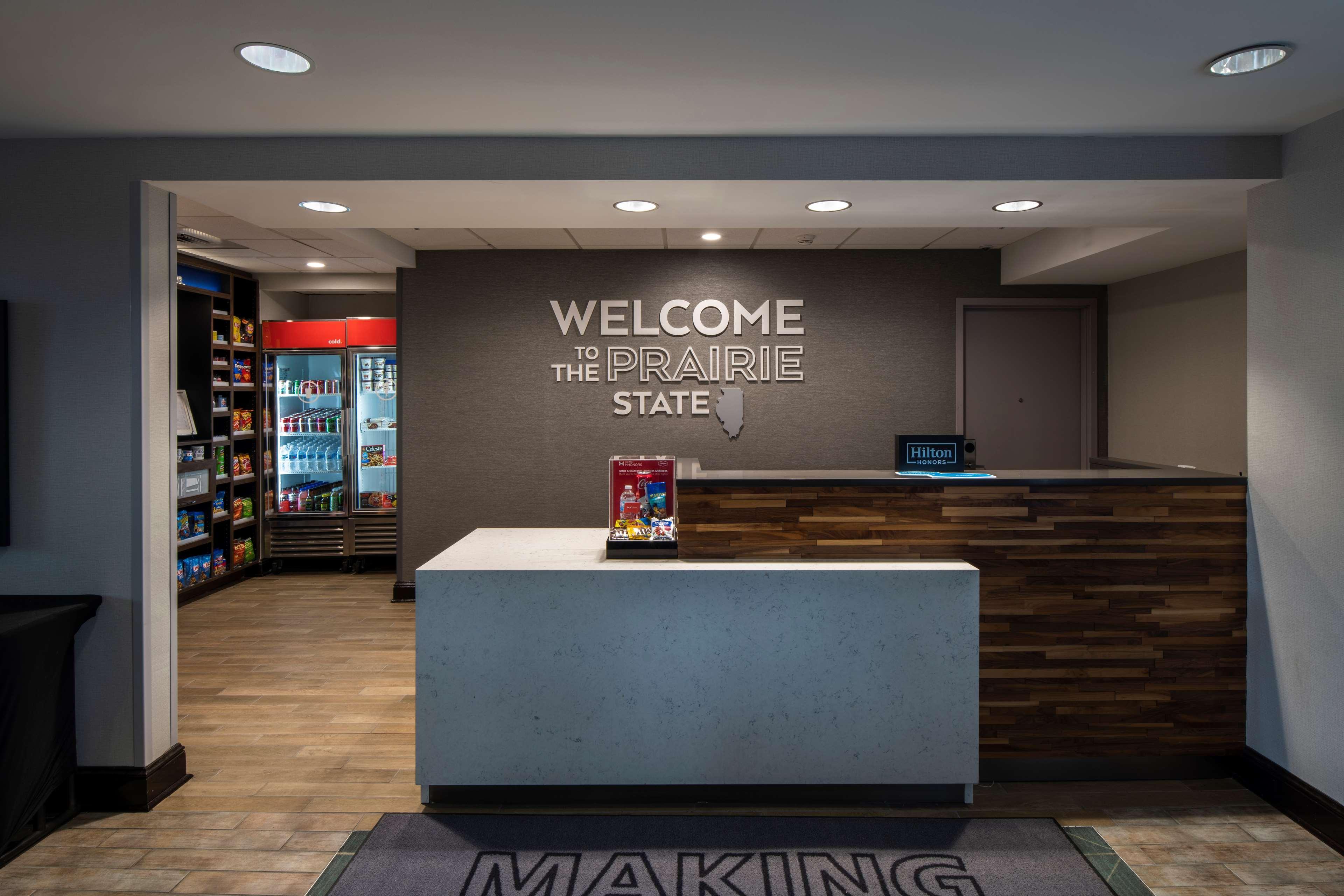 Hampton Inn & Suites Lincolnshire Bagian luar foto