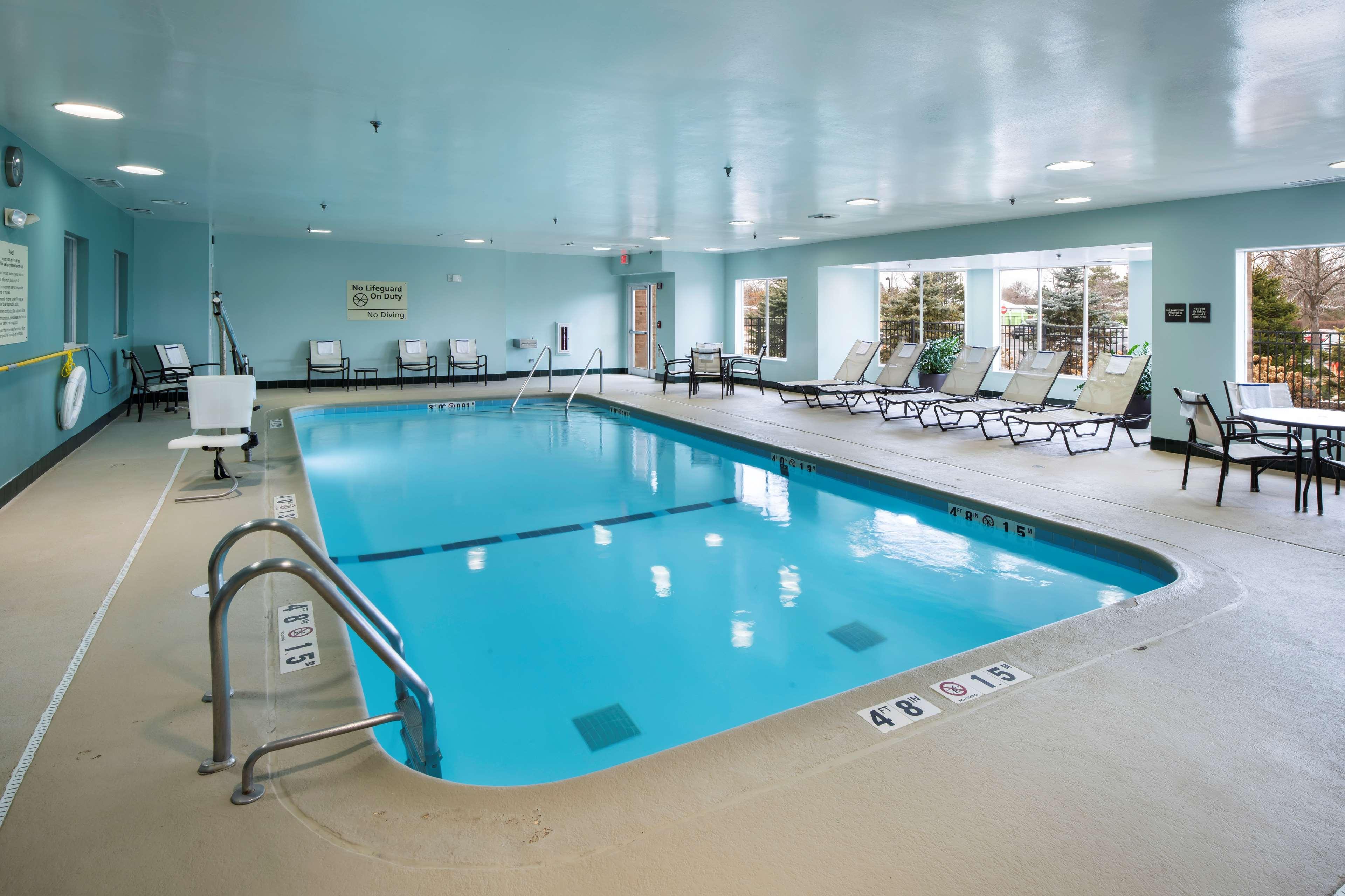Hampton Inn & Suites Lincolnshire Bagian luar foto