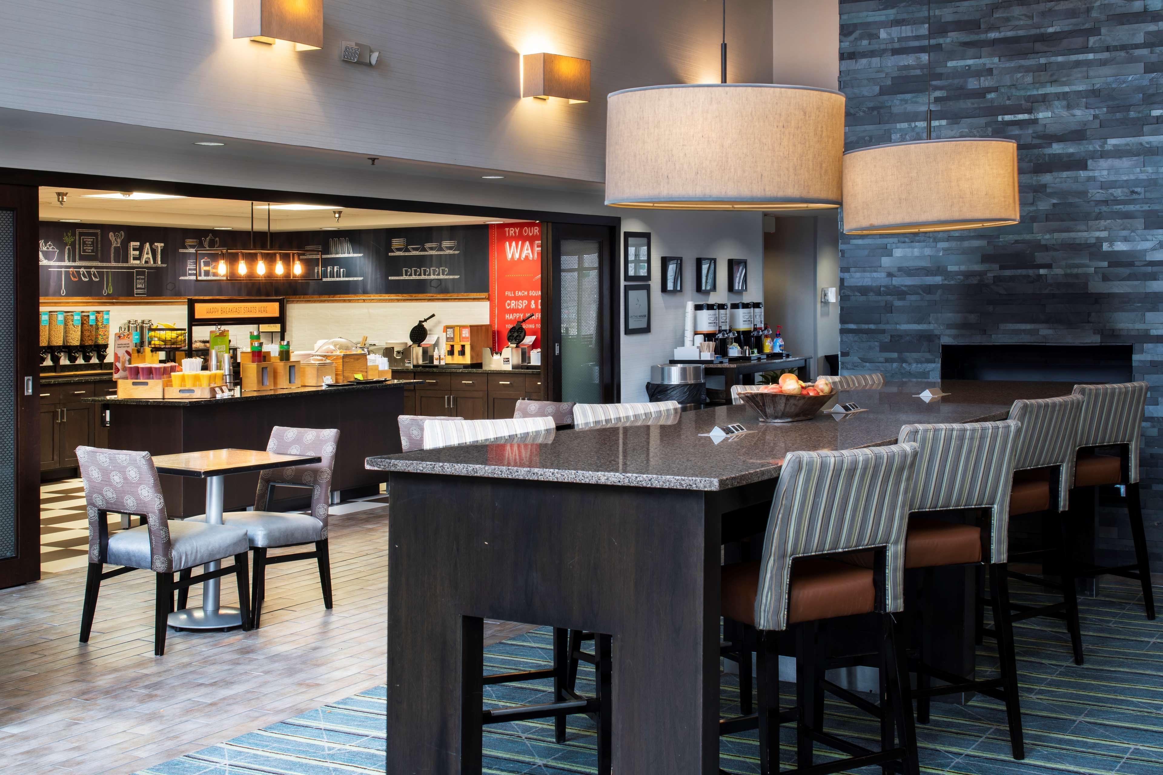 Hampton Inn & Suites Lincolnshire Bagian luar foto
