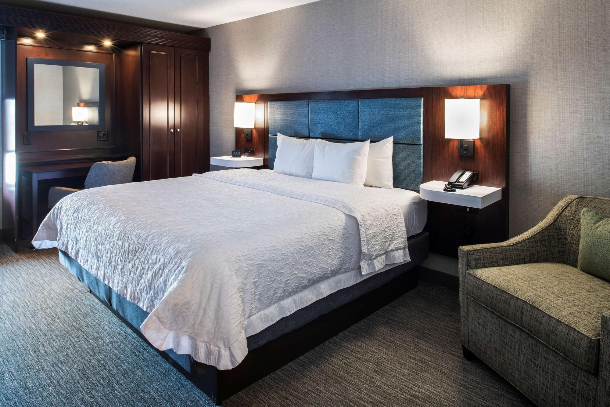 Hampton Inn & Suites Lincolnshire Bagian luar foto