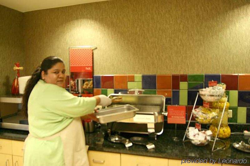 Hampton Inn & Suites Lincolnshire Restoran foto