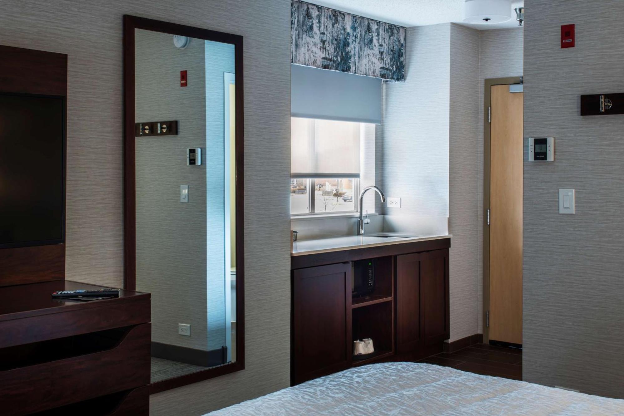 Hampton Inn & Suites Lincolnshire Bagian luar foto