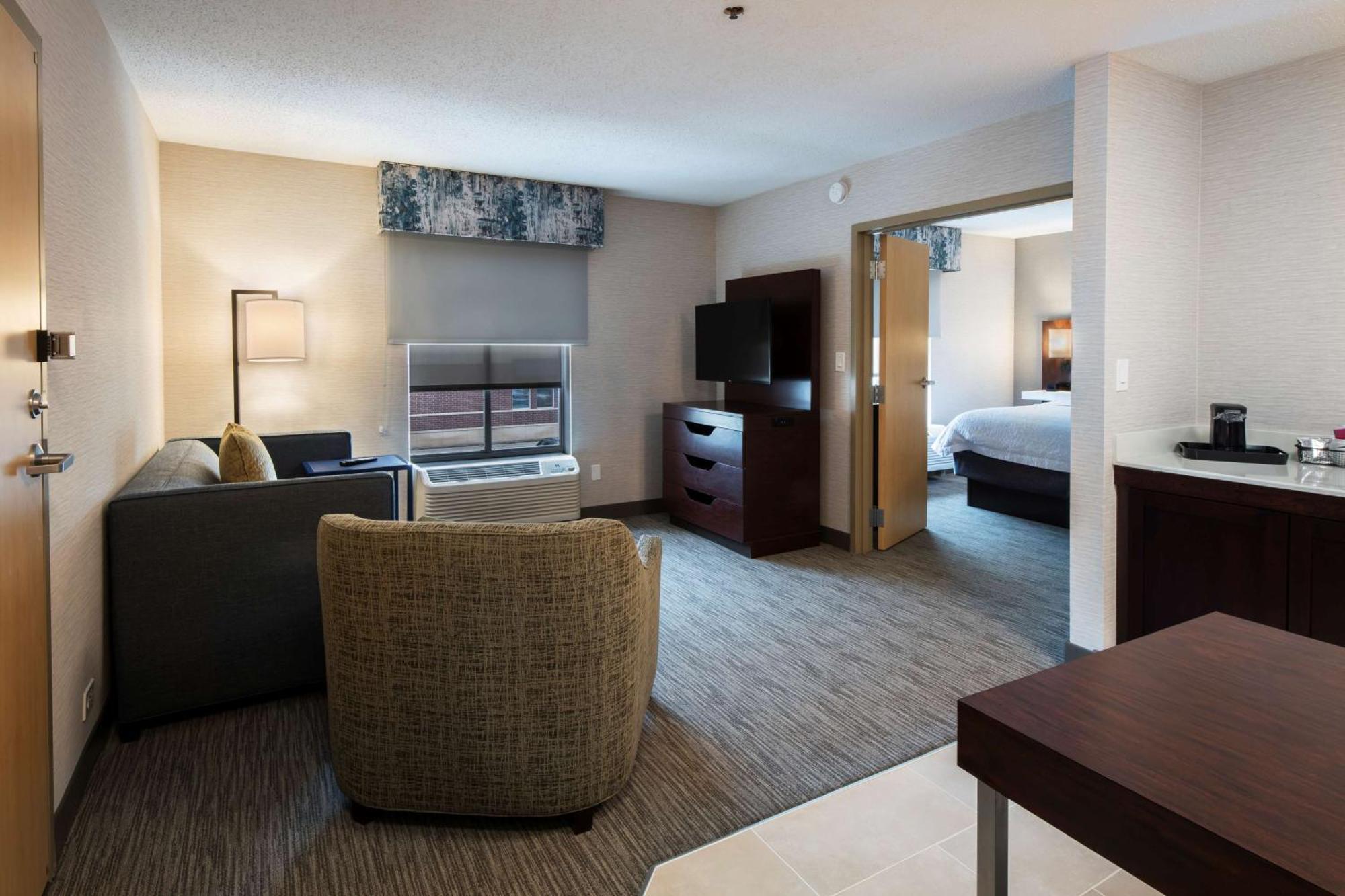 Hampton Inn & Suites Lincolnshire Bagian luar foto