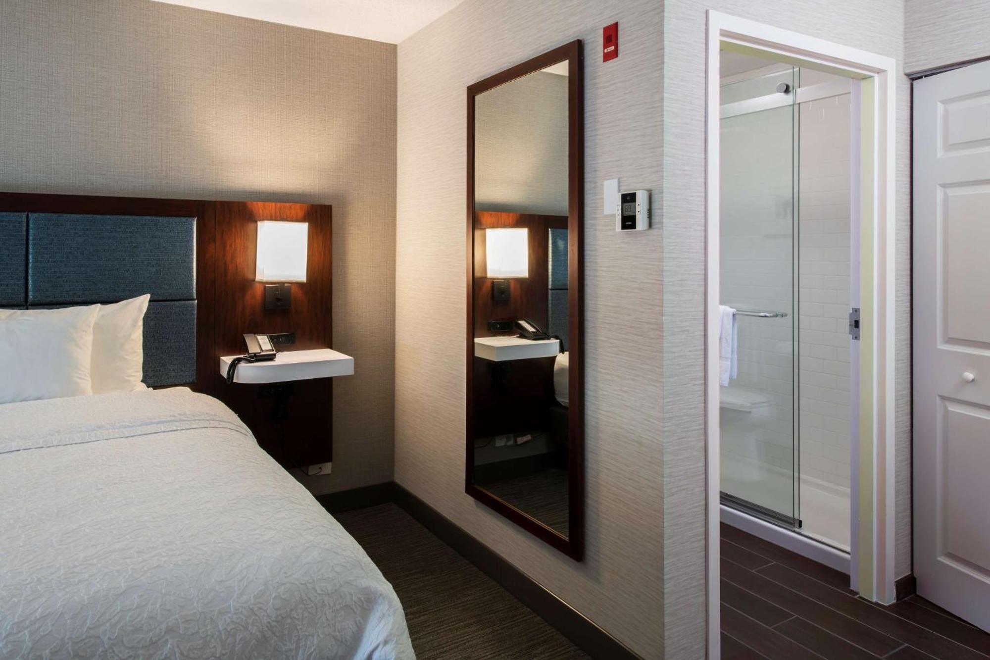 Hampton Inn & Suites Lincolnshire Bagian luar foto